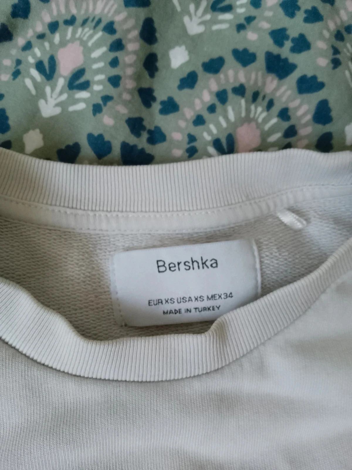 Women's white Bershka sweatshirt size 34 XS – photo 3